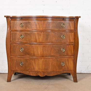 Baker Furniture Georgian Flame Mahogany Serpentine Front Dresser or Chest of Drawers, Circa 1940s