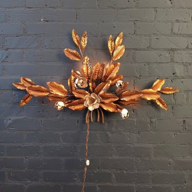 Hollywood Regency Italian Gold Gilt Leaves Toleware Sconce with White Flowers, c.1960’s 