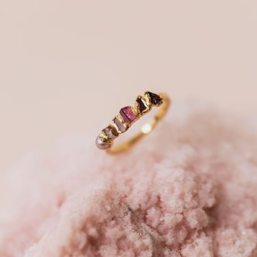 pink multi-stone ombre ring, raw pink stone ring, natural gemstone stacking ring, pink pearl jewelry, rings for bridesmaids. raw ruby ring 