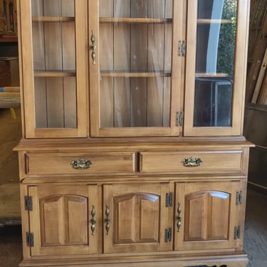 China cabinet/hutch W48 x H70 1/2