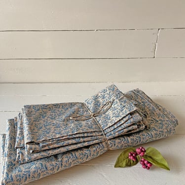 Vintage Blue And White Floral Tablecloth And Set of 4 Table Settings // French Country, Farmhouse, Rustic, Table Settings // Perfect Gift 