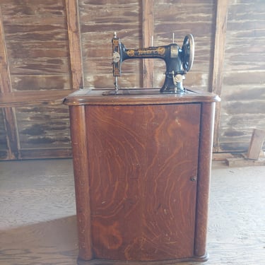 Vintage Sewing Machine in Cabinet W 23 x D 27.5 x H 30.5