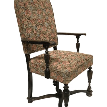 Antique Walnut Throne Armchair with French Tapestry and carved wood. 19th XIX 
