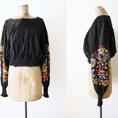 Vintage 30s 40s Black Embroidered Long Sleeve Peasant Crop Top S M - Condition Issues 