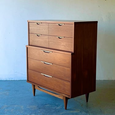 Stunning Mid Century Kent Coffey Walnut Tableau High boy Chest 5 Drawer Dresser 