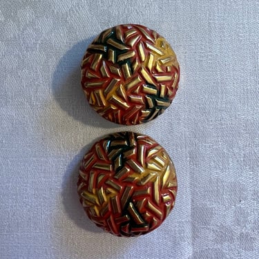 Buttons 2 Brass pressed LG 