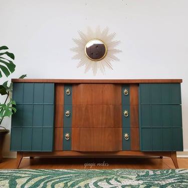 Refinished Mid-century Modern Dresser ****please read ENTIRE listing prior to purchasing SHIPPING is NOT free 