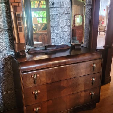 Art Deco Waterfall Vanity Dresser w/3 Drawers and 3 Mirrors
