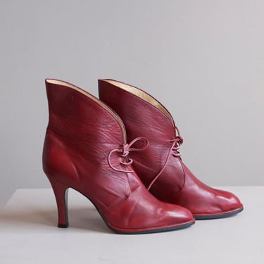 Cherry red lace up ankle boots / 7.5 