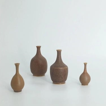 Small Mid-Century Scandinavian Modern Collectible Brown Stoneware Vase by Gunnar Borg for Höganäs Ceramics, 1960s, Set of 4 