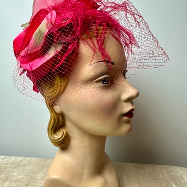 1950’s fuchsia flower petals netted Veiled Hat~ Rosy magenta Pink veil pinup rockabilly Wedding bridal fascinator floral hair decor 