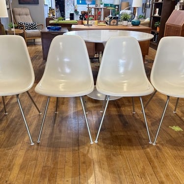 Eames Shell Chairs -set of 4