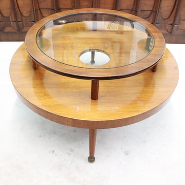 Gilbert Rohde style round coffee table | 