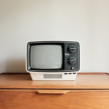 Vintage RCA TV - Mid Century Mod Retro White B&W TV 