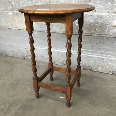 Spindly Oak Side Table (Seattle)