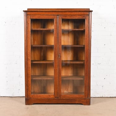 Antique Stickley Brothers Style Arts & Crafts Oak Glass Front Bookcase Cabinet, Circa 1900