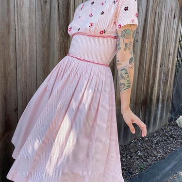 Stunning 1950s pink and white candy striped fit and flare dress by Gay Gibson 