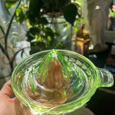 Vintage Uranium Vaseline Glass Citrus Juicer