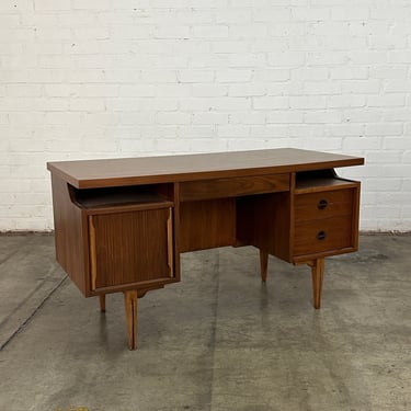 Vintage Desk by Hooker for Mainline 