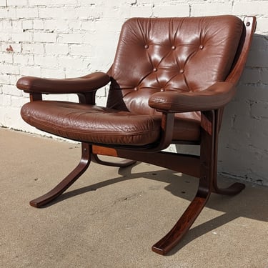 Mid Century Danish Modern Rosewood Siesta Chair 