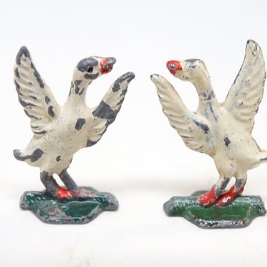 2 Tiny Antique Geese, Heinrichsen German Flat Lead Figures of a Goose, Vintage Hand Painted Lead Toy for Christmas Putz Natovity or Creche 