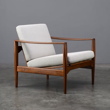 Illum Wikkelsø 'EK' Lounge Chair for Eilersen Mid Century Danish Modern Gray Grey Teak 