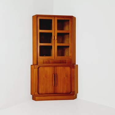 Mid Century Modern danish corner cabinet teak By Dyrlund, 1960s 