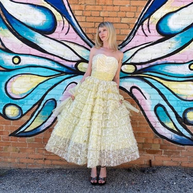 Vintage 1950s yellow lace party dress, fit and flare cupcake prom, x-small, 24 