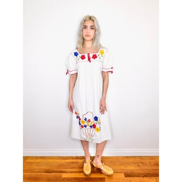 Mexican Hand Embroidered Dress // vintage 70s 1970s sun boho hippie white midi hippy 70's // S/M 