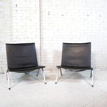 Mid Century Modern minimalist pair of Poul Kjaerholm PK22 leather lounge chairs | Free delivery in NYC and Hudson Valley areas 