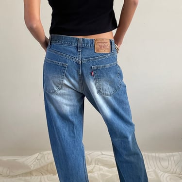 32 Levi’s 505 faded vintage jeans / vintage cowboy faded medium wash zipper fly boyfriend high waisted baggy bootleg Levis 505 jeans | 32 