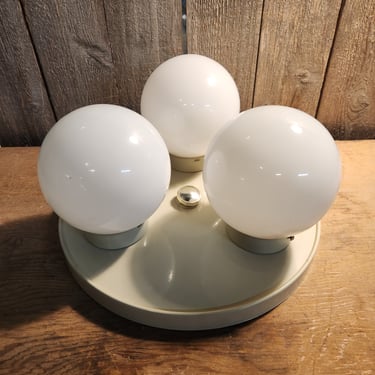 Vintage 3 Globe Flush Mount Light 14