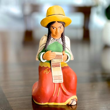 VINTAGE: 7.25" Authentic PERUVIAN Handmade Clay Pottery - Native Peruvian Woman - Nativity Mary - Nativity Figurine - SKU 00035150 