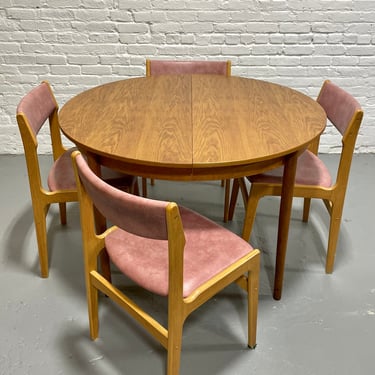 Mid Century MODERN Oak ROUND to OVAL Dining Table attributed to Borge Mogensen, Made in Denmark 
