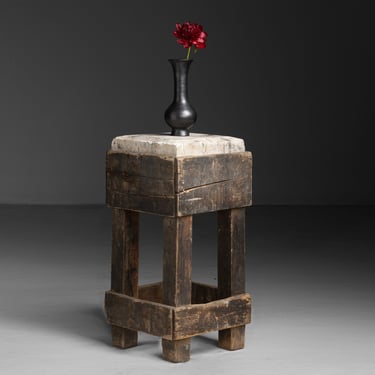 Sculpture Stand / Ceramic Vase