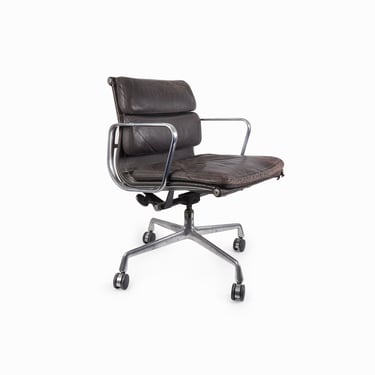 Charles & Ray Eames Office Chair on Casters 217 Soft Padded 