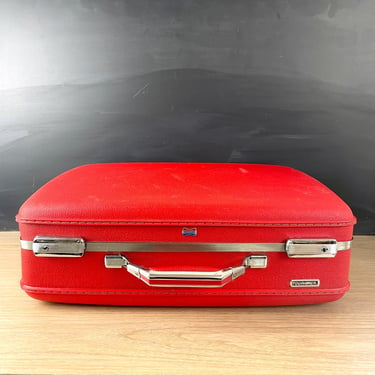 American Tourister "Tourister" red suitcase - 1960s vintage 