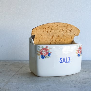 Vintage Salz Ceramic Container German Saltware Salt Box Sel Box Wall Mounted Farmhouse Kitchen Storage Painted Flowers Wooden Flip Up Lid 