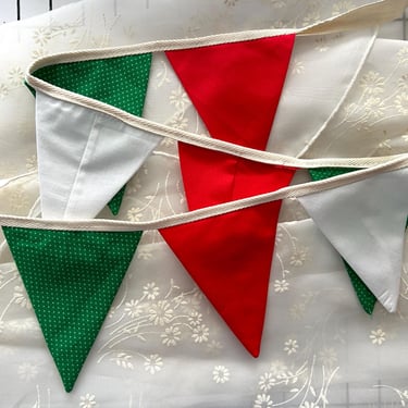 Classic Holiday Themed Bunting Flags (Christmas, Festive) 