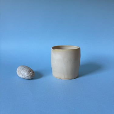 handmade porcelain pourer / creamer 