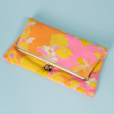 Vintage 1960s Psychedelic Print Fabric Foldover Clutch Purse with Gold Tone Decorative Kiss Lock 