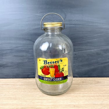 Bessey's Old Fashioned Sweet Cider gallon glass jug - 1960s vintage 