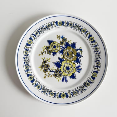 Mikasa Dutch Treat Provencal Floral Mid-Century Dinnerware C2901 Japan Vintage 1970s 