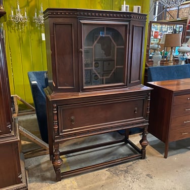 China Cabinet Hutch with Mullion Glass Door