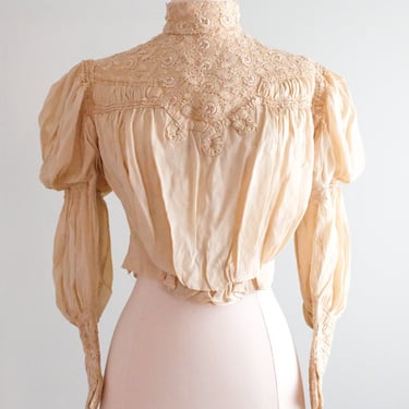Stunning 1900's Edwardian Era Warm Ivory Silk & Lace Blouse / Sz XS