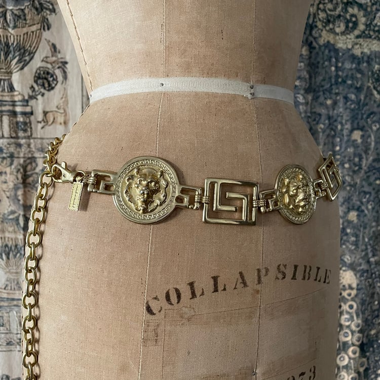 Vintage 80s 90s Gold Tone Lion Head Greek Key Medallion Chain Belt Size XS Small Vintage Gold Tone Lion Head Chain Belt Greek Key Medallion  main image 3