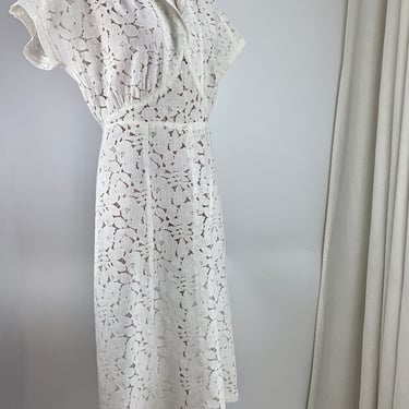 Vintage 1930'S Lace Dress - Rose Patterned White Lace - All Cotton - Women's Size Medium to Large - 32 inch Waist 