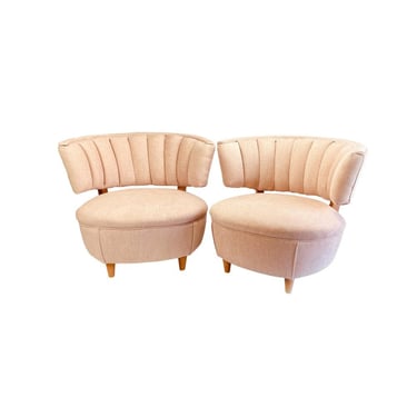 1960s Hollywood Regency Mid-Century Modern Baker Pink Tufted Clamshell Channel Back Club Chairs - Pair 