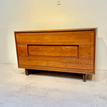 Unique Sideboard / 3- Drawer Dresser - 50 " L     - Scandinavian Mid-Century 