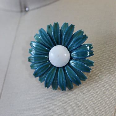 Vintage 1960s jade blue white daisy flower Enamel metal  Brooch pin 